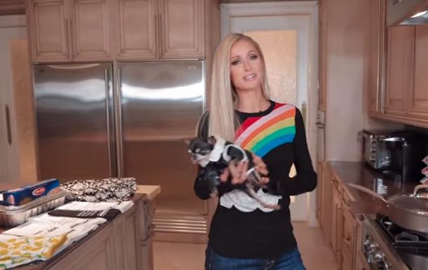 Пэрис Хилтон начала вести кулинарное шоу на YouTube