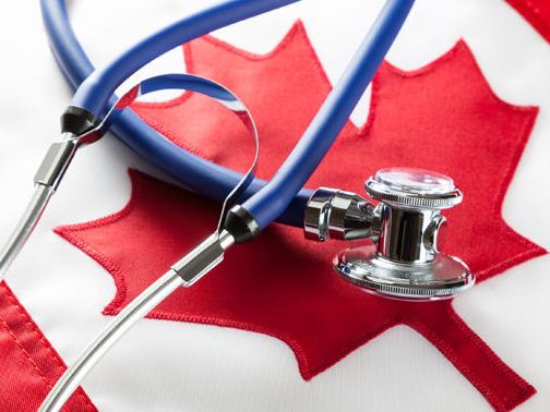 Канадские врачи протестуют против повышения зарплаты