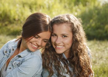 Две девушки хотели справить нужду после веселой ночи, но на следующее утро произошло самое смешное!