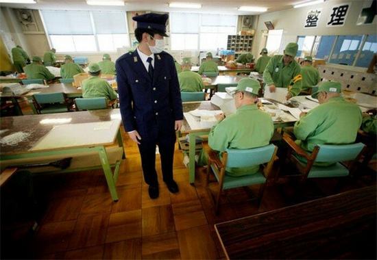 Японские тюрьмы — самые ужасные, но и самые эффективные в мире.