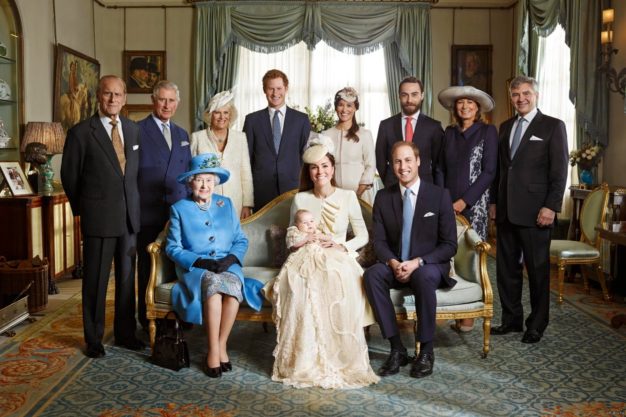 Герцогиня Кембриджская Кейт Миддлтон, как выяснилось, не имеет родительских прав на своих детей